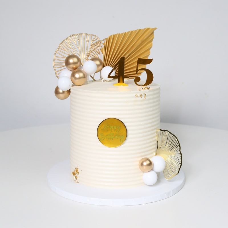 Golden Declaration, a bespoke Gourmet Cake by Cakes Designs 3NL