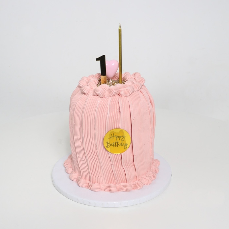 First Pink Light, a bespoke Gourmet Cake by Cakes Designs 3NL