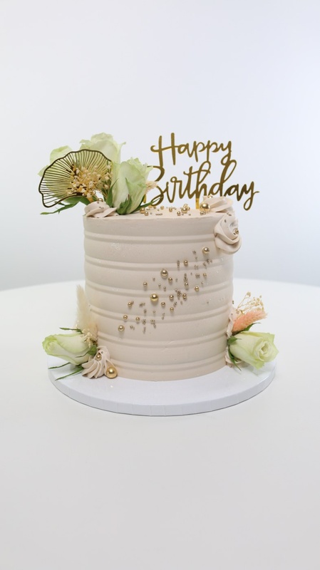 Pearl Reverence, a bespoke Gourmet Cake by Cakes Designs 3NL