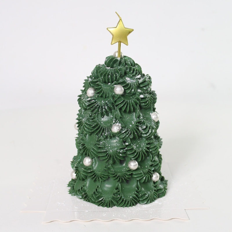 Silver Star Evergreen, a bespoke Gourmet Cake by Cakes Designs 3NL
