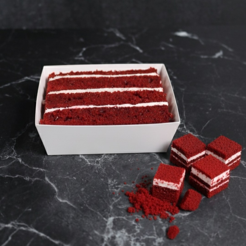 Luxury Square, Red Velvet & Vanilla, a bespoke Gourmet Cake by Cakes Designs 3NL