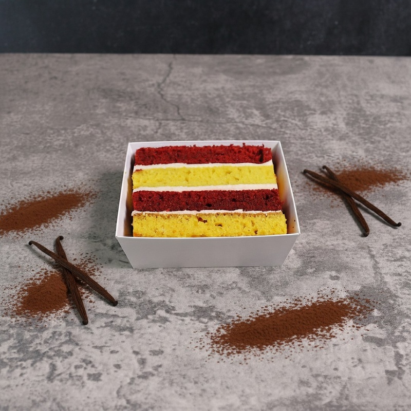 Luxury Square, Twin Essence, a bespoke Gourmet Cake by Cakes Designs 3NL