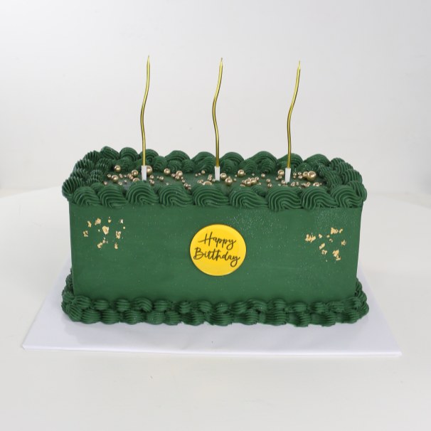 Long, Green Line, a bespoke Gourmet Cake by Cakes Designs 3NL