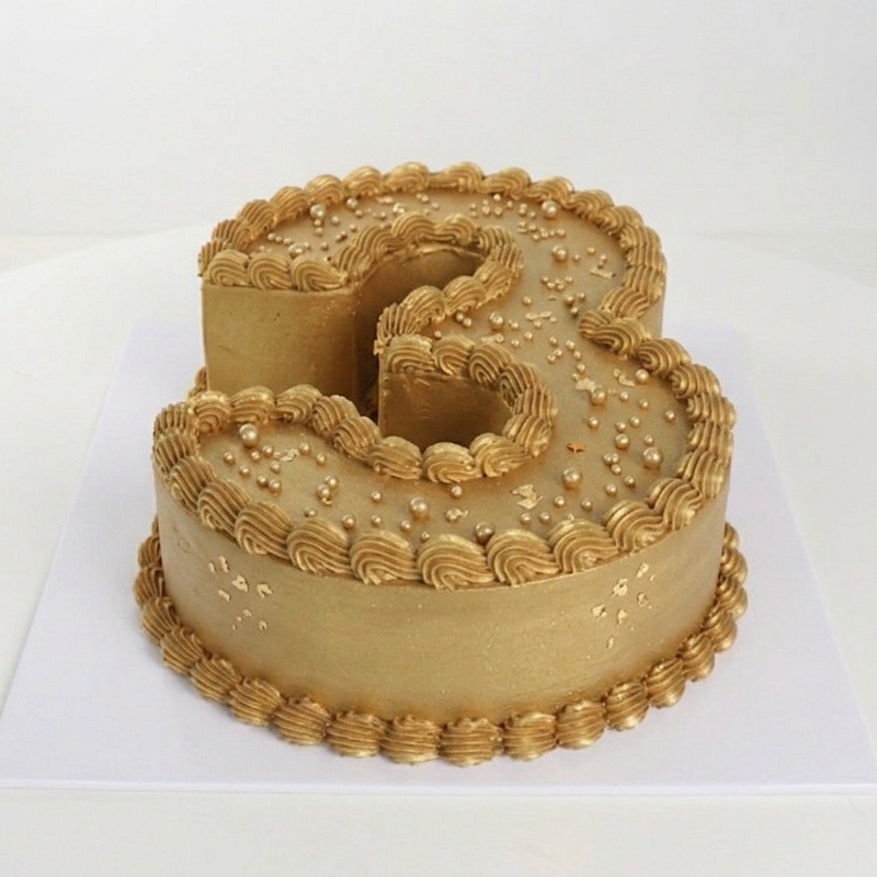 Number 3 in Gold, a bespoke Gourmet Cake by Cakes Designs 3NL