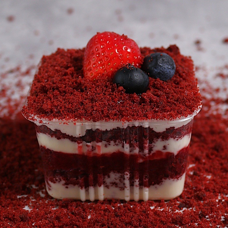 Red Velvet Ice Cream Cake, a bespoke Gourmet Cake by Cakes Designs 3NL