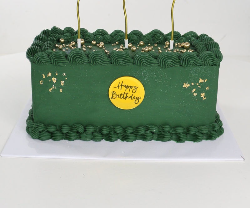 Long, Green Line, a bespoke Gourmet Cake by Cakes Designs 3NL