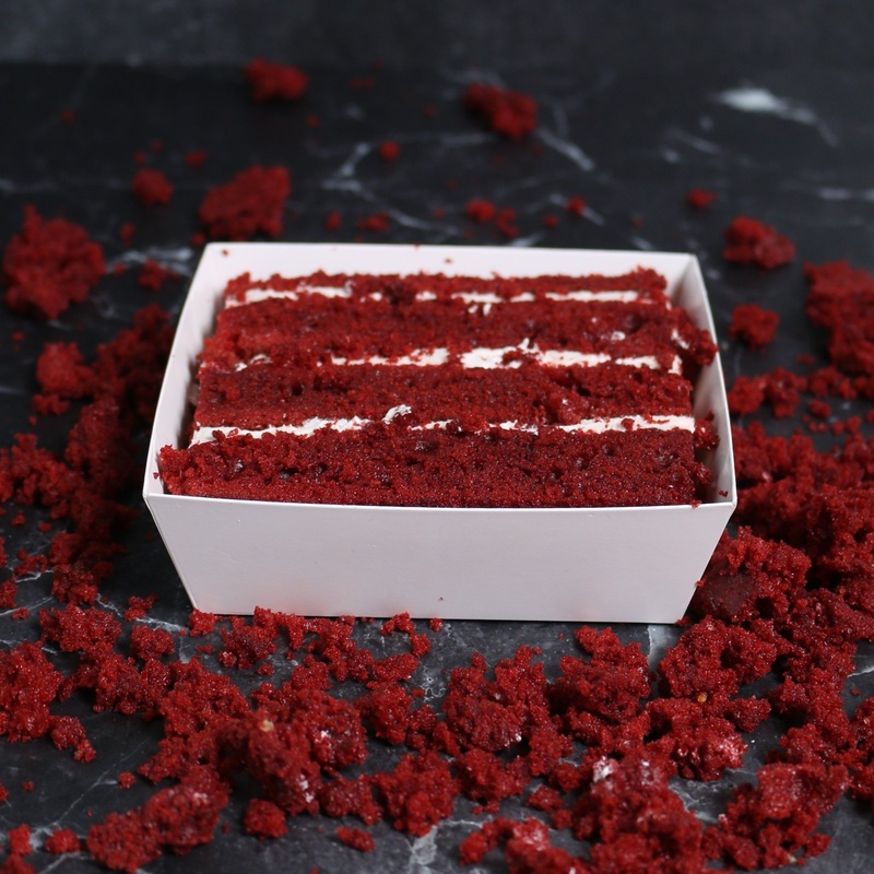 Luxury Square, Red Velvet & Vanilla, a bespoke Gourmet Cake by Cakes Designs 3NL
