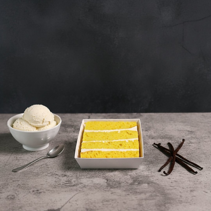 Luxury Square, Vanilla & Vanilla with ice cream, a bespoke Gourmet Cake by Cakes Designs 3NL