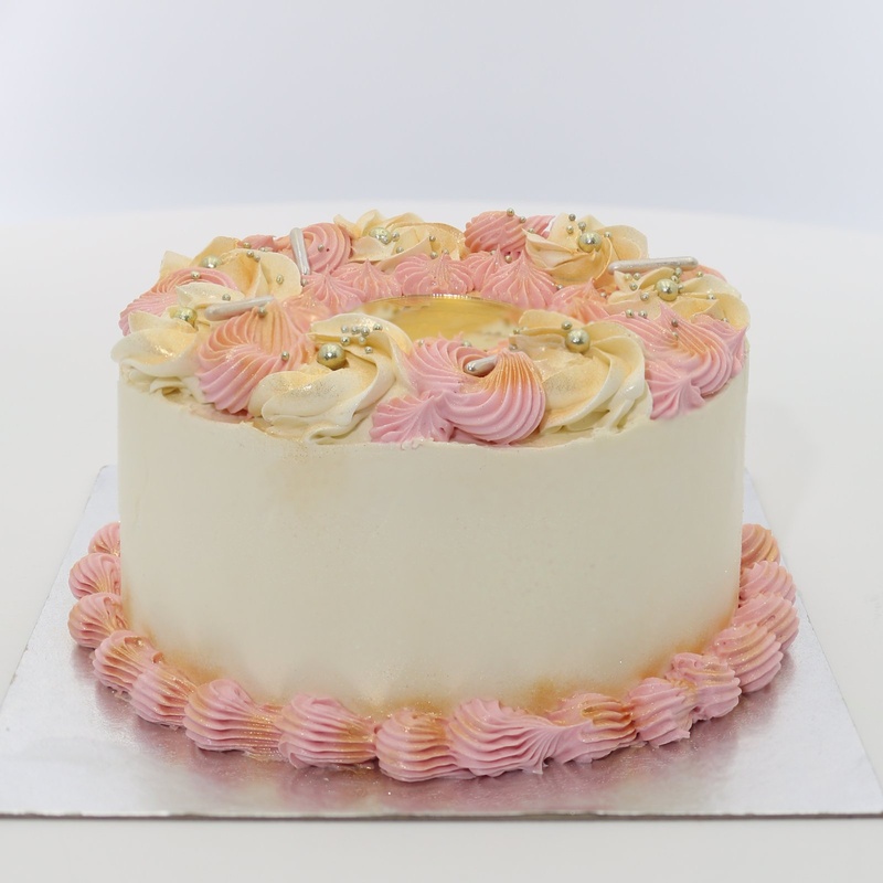 Little Pink Treat, a bespoke Gourmet Cake by Cakes Designs 3NL