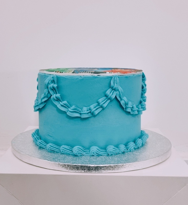 Turquoise Vintage Piping, a bespoke Gourmet Cake by Cakes Designs 3NL