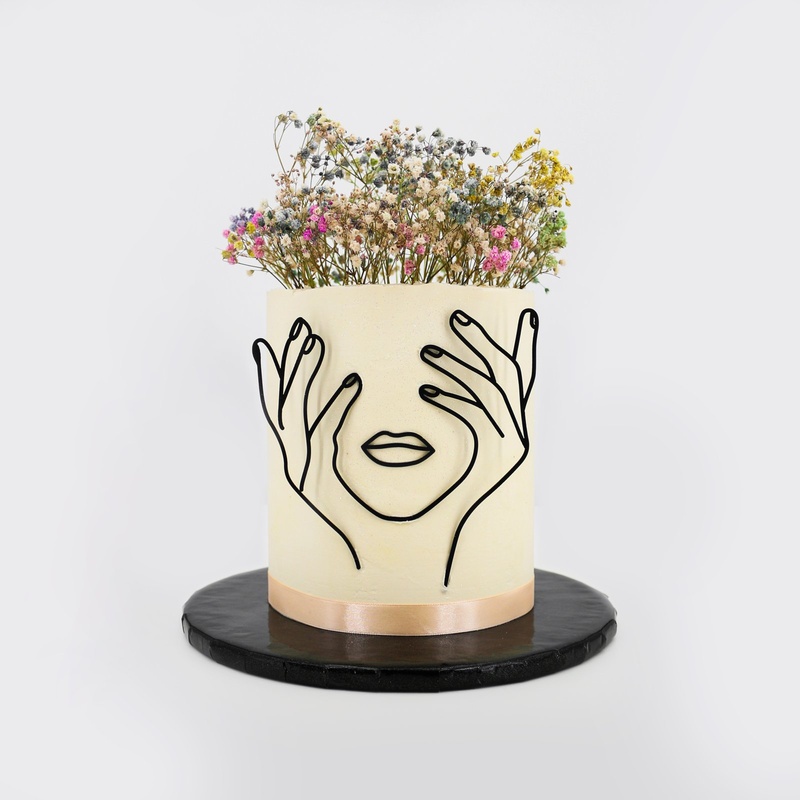 Line Art Hands, a bespoke Gourmet Cake by Cakes Designs 3NL