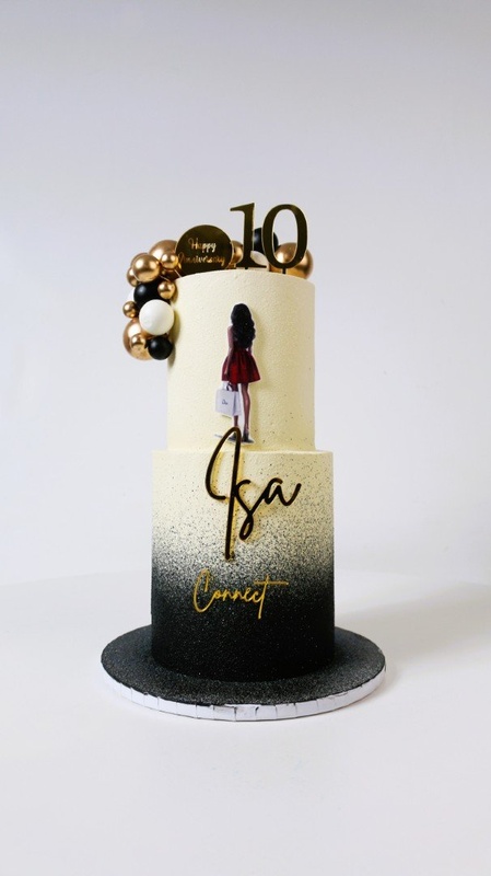 Ombre Black & White, a bespoke Gourmet Cake by Cakes Designs 3NL