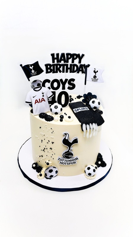 Hotspur Glory, a bespoke Gourmet Cake by Cakes Designs 3NL