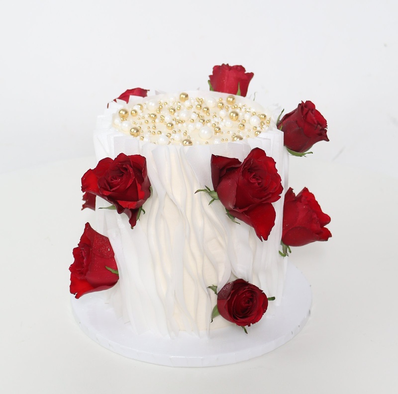 Roses of Promise, a bespoke Gourmet Cake by Cakes Designs 3NL