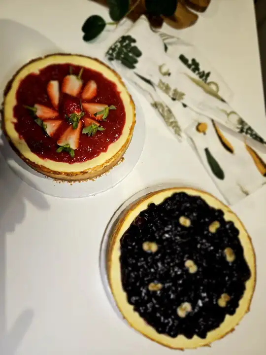 Cheesecake with strawberry and blueberry, by Cakes Designs 3NL
