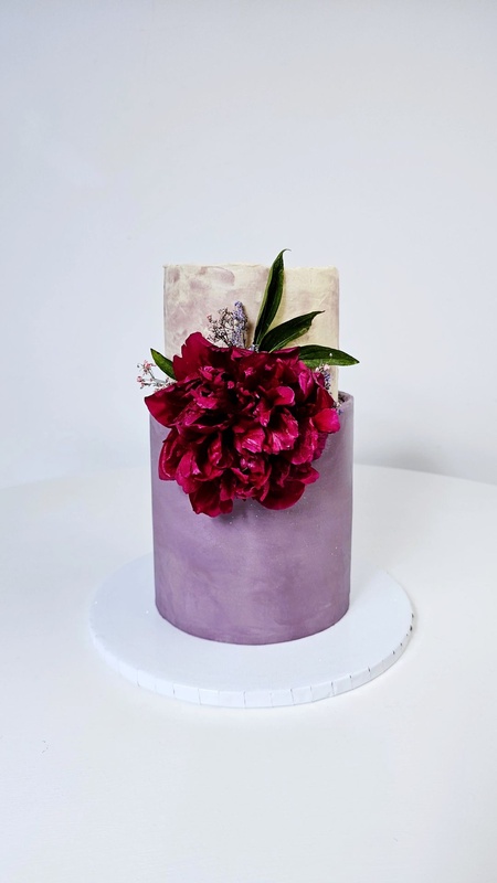 Elegant Radiantea, Original de 2024, um Bolo Gourmet por medida da Cakes Designs 3NL